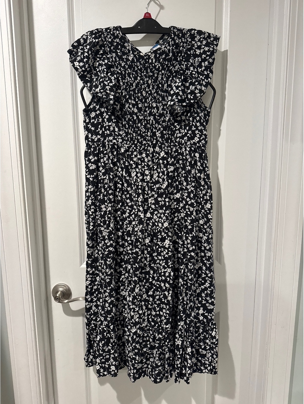 Old Navy Black and White Floral Ruffle Midi Dress Size L